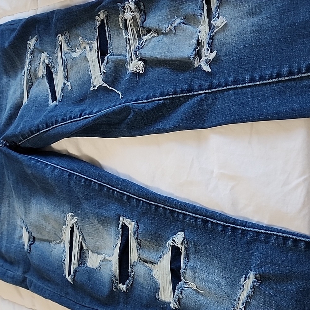 American Eagle Super Stretch Hi Rise Ripped Jegging 8